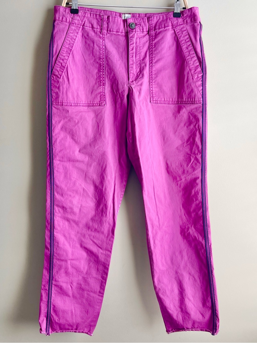 GAP Girlfriend Khaki Cargo Pocket Straight-Leg Pants in Bright Pink - 12T